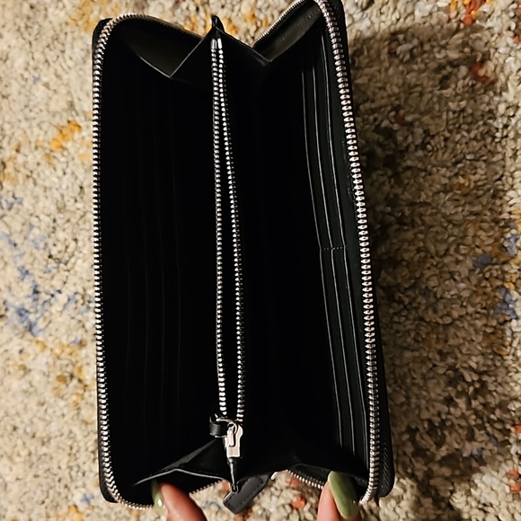 Zip around wallet - Picture 2 of 3